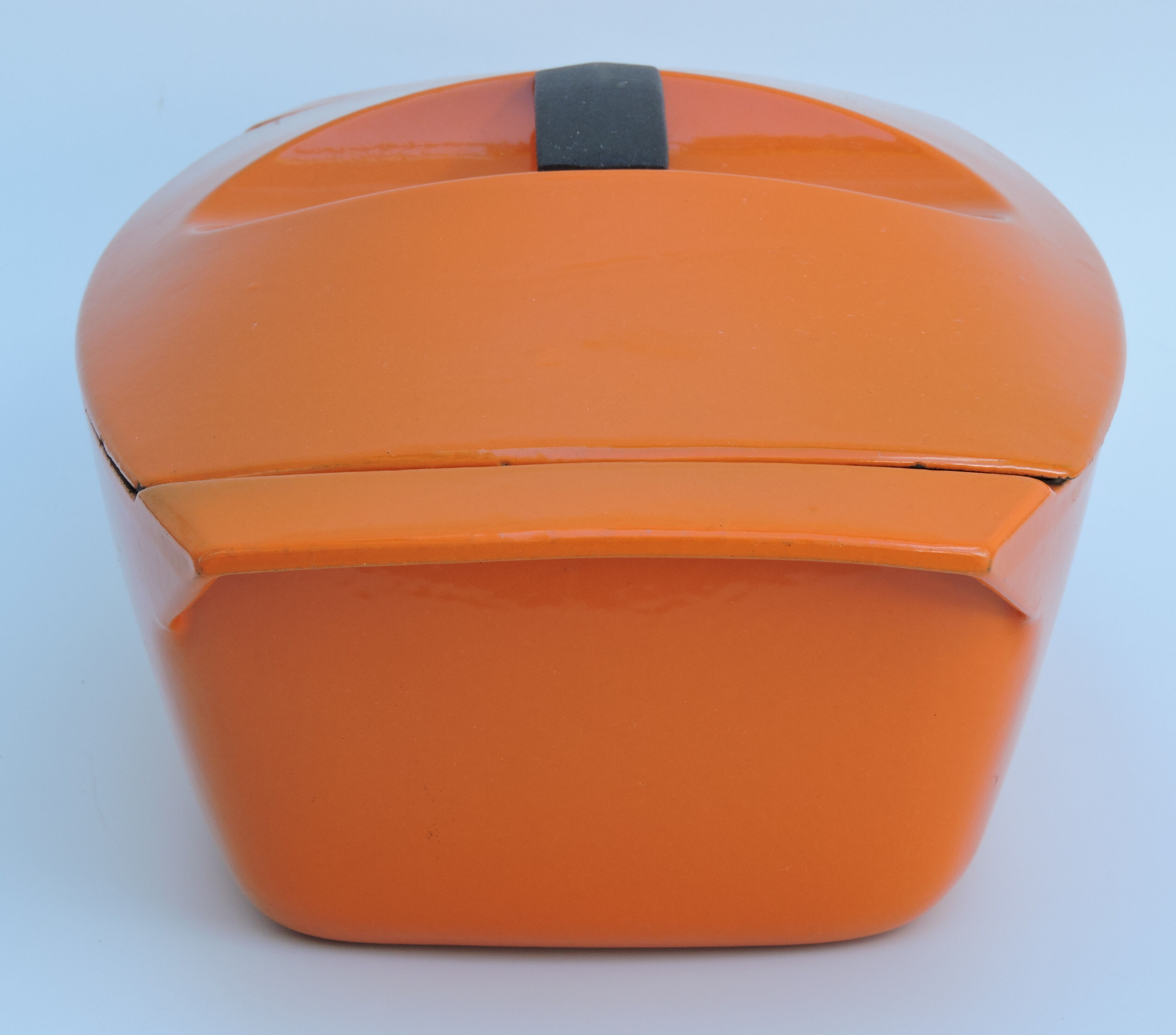 Enamelled cast iron casserole Le Creuset 4L5 designed by Raymond Loewy Vintage