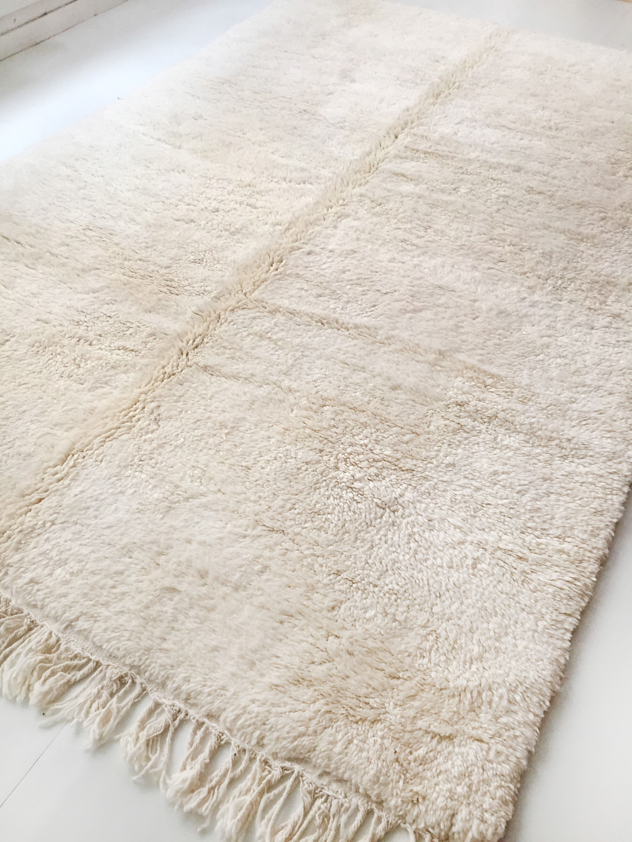 Moroccan Berber carpet Beni 0uarain ecru uni 297x202cm