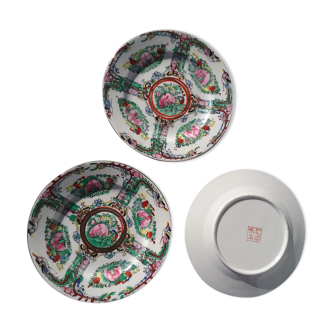 3 small Asian plates 15 cm in diameter