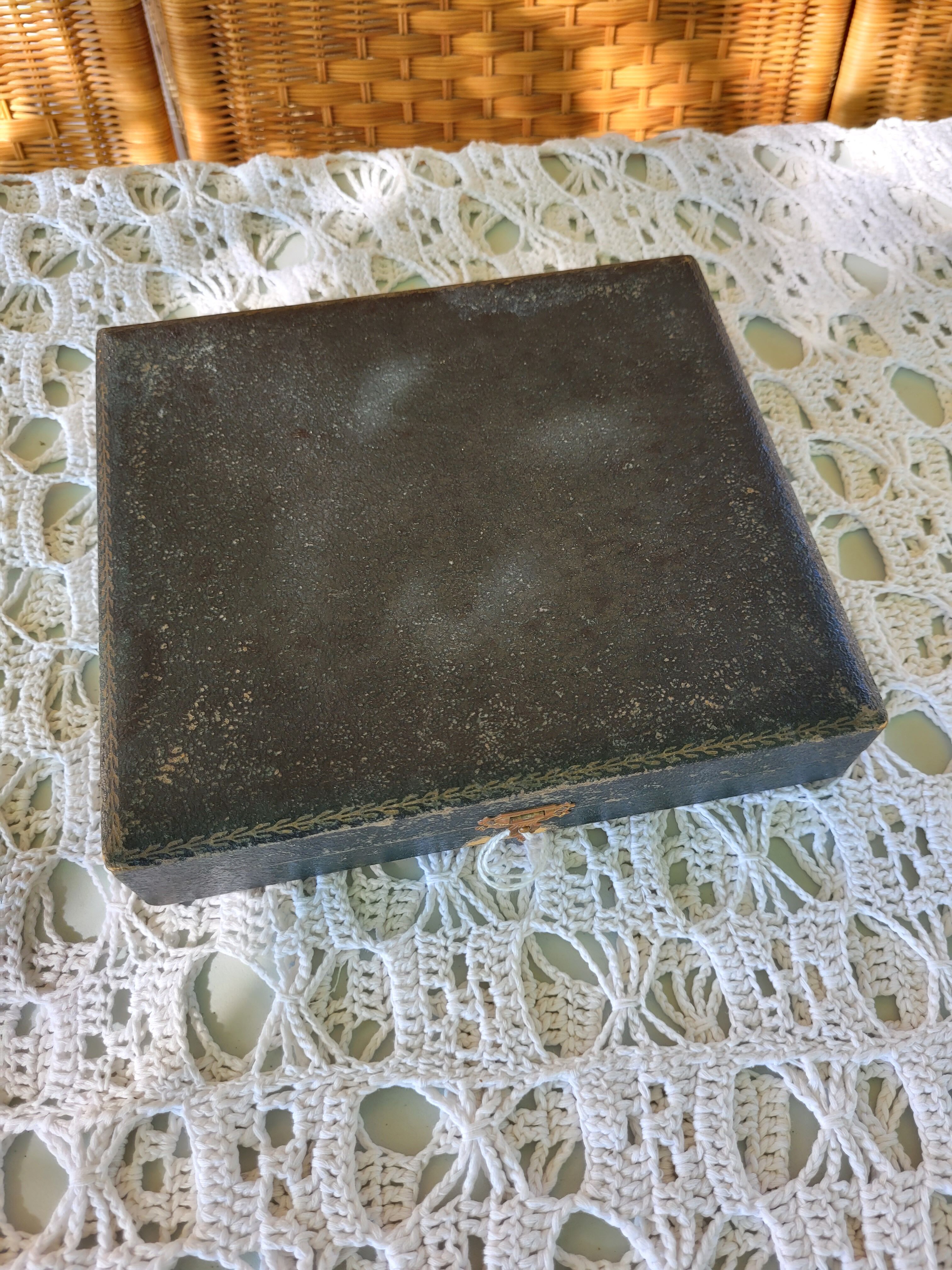 Box of 12 dessert forks