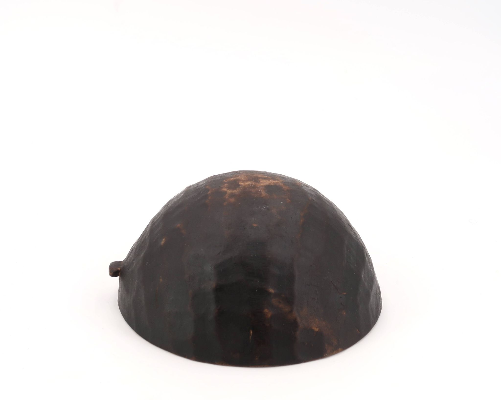 Empty African tumbler pocket dish in blackened wood, 1970s