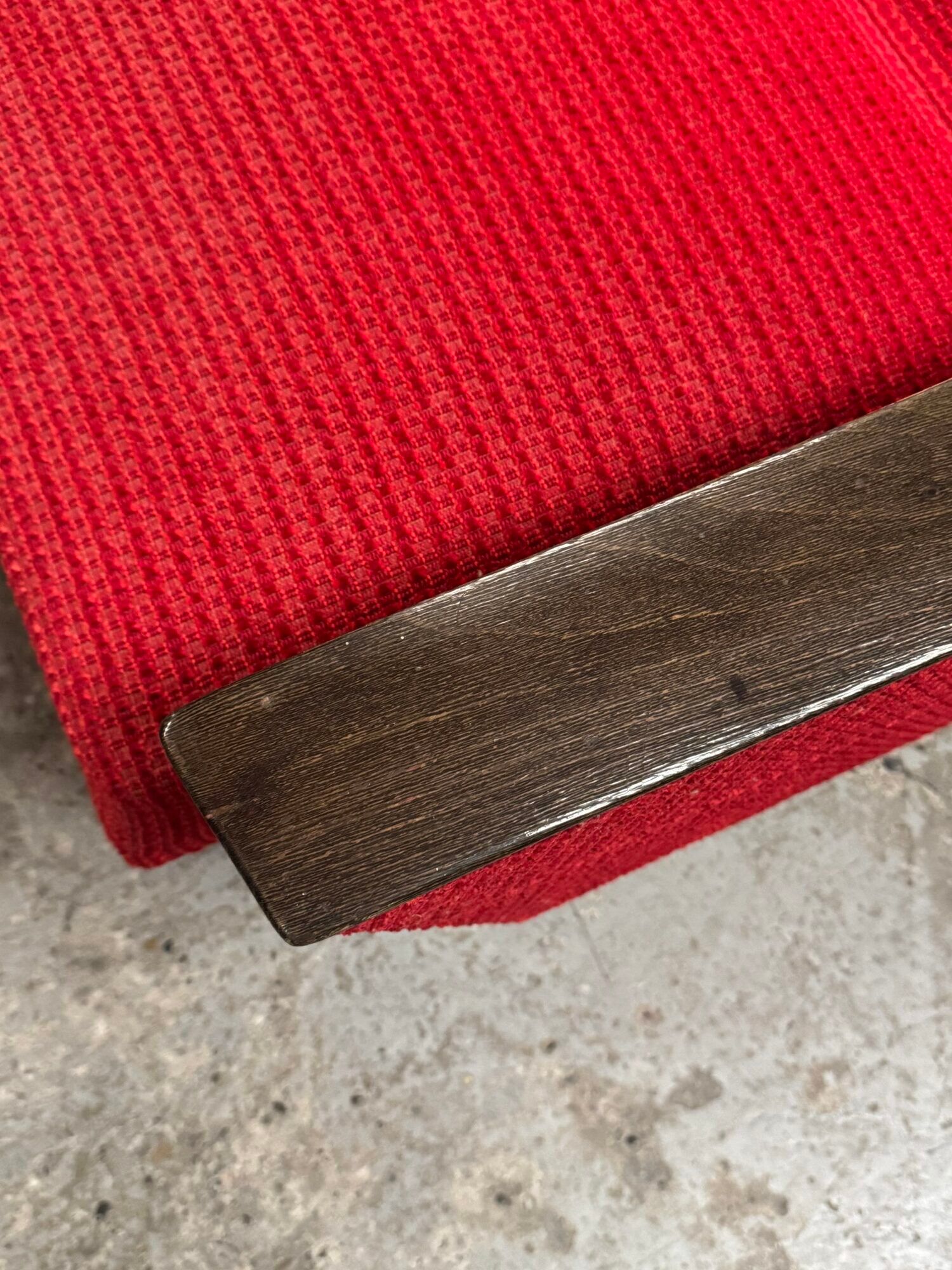 Red canapé