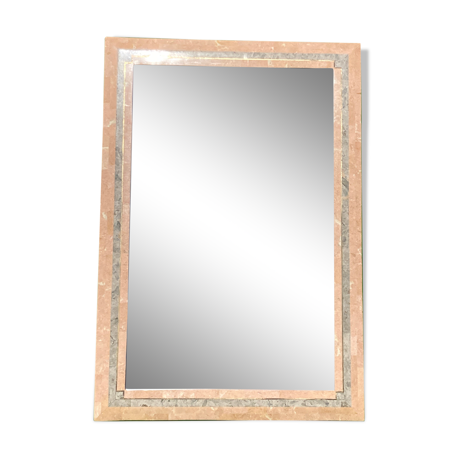 Miroir en pierre de corail rouge pavé par Maitland Smith dans les années 1970  75x110cm