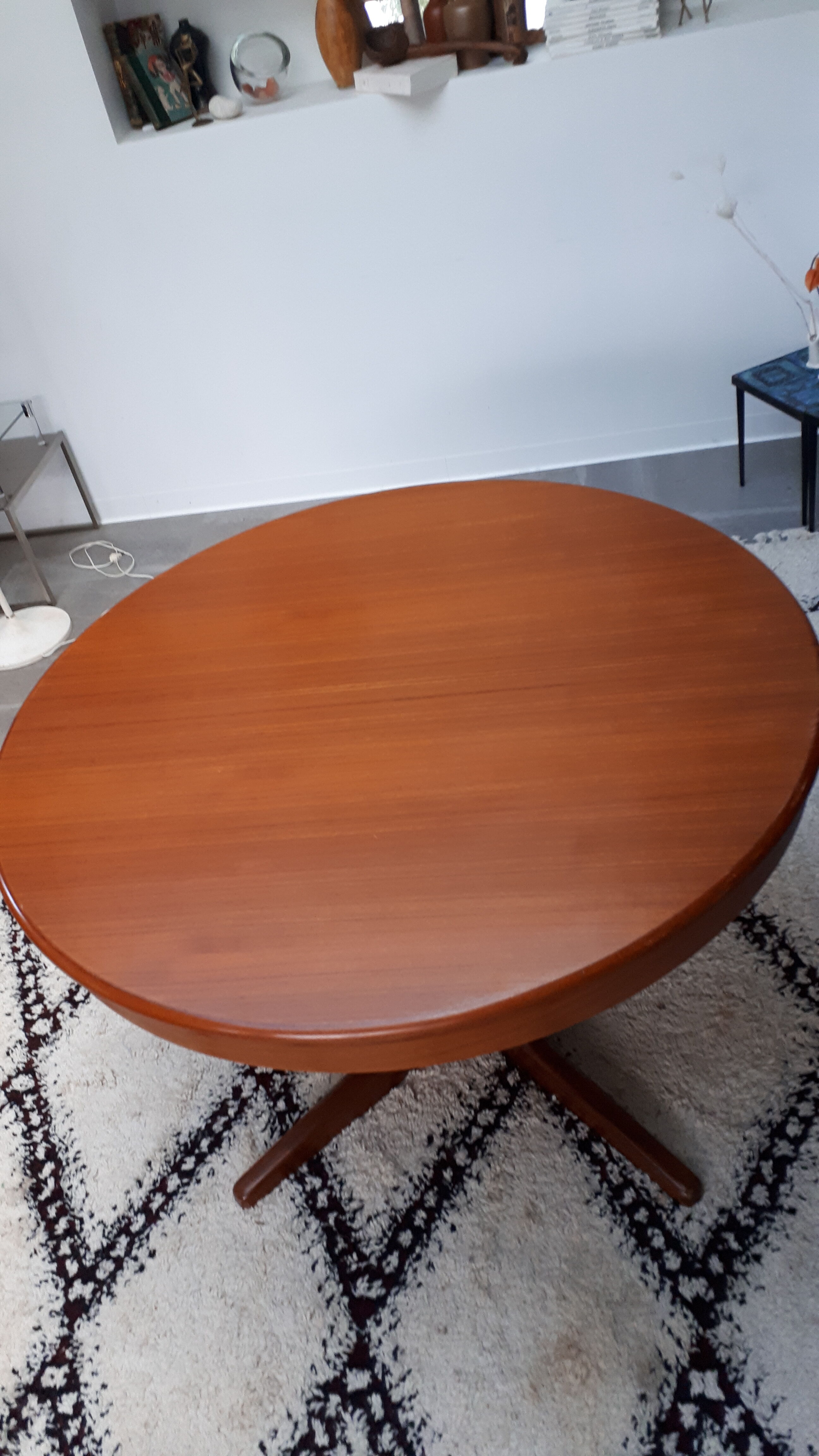 Table style scandinave en teck années 60 Baumann