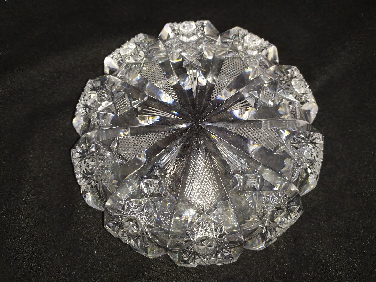 Cendrier en cristal taillé a la main - rond 16cm