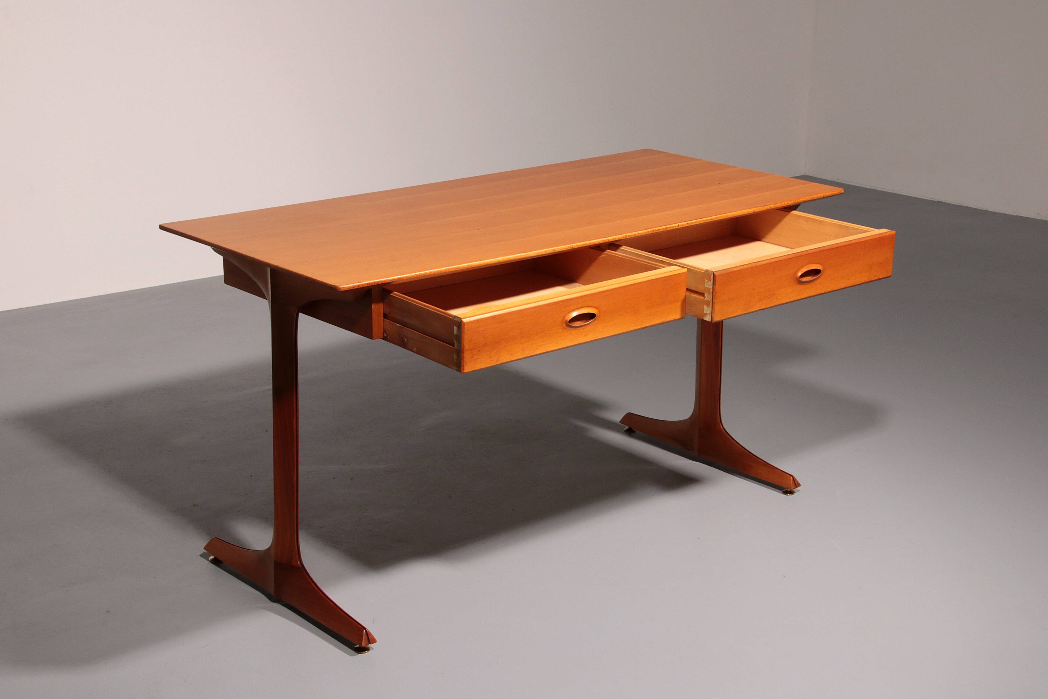 Italian Architect's Walnut desk, Gianfranco Frattini for Bernini 1950