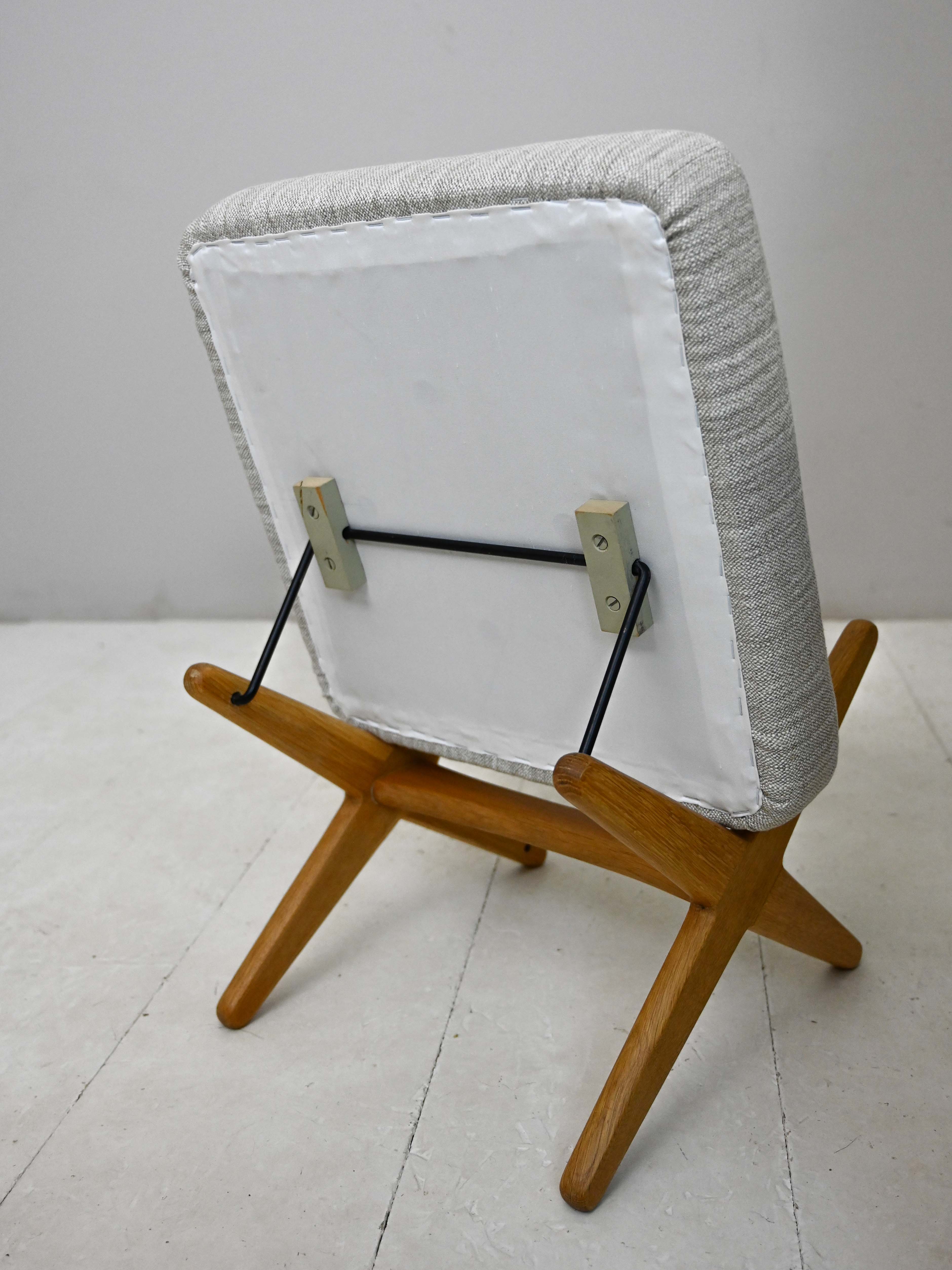 Fauteuil inclinable et repose-pieds par Alf Svensson