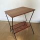 Table bois années 50 avec range vinyles et revues scoubidou