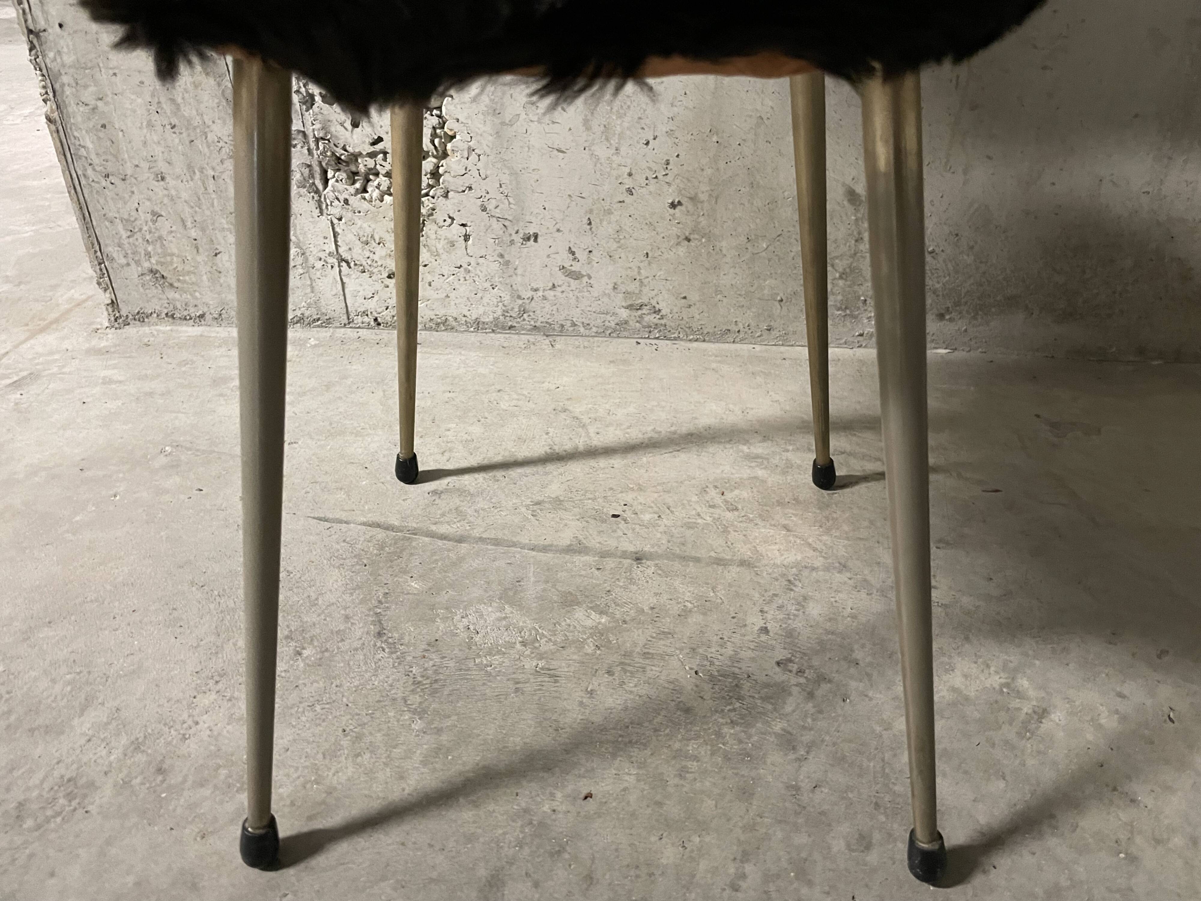 Chaise Pelfran en fausse fourrure, années 70