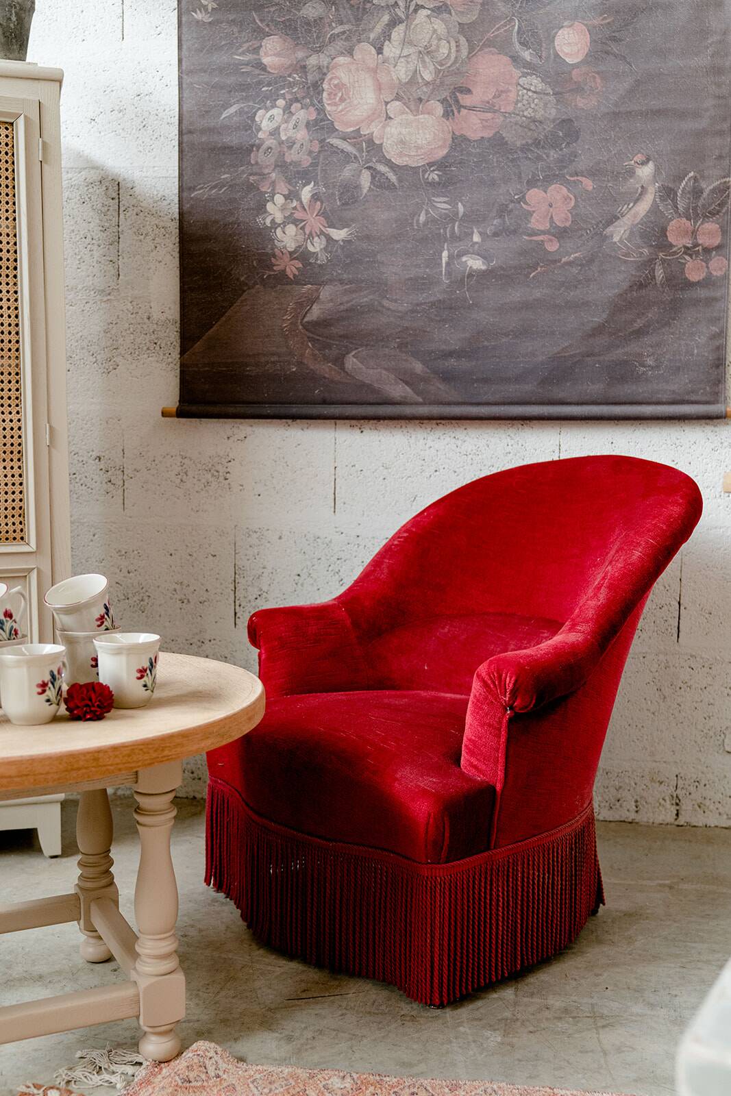 Burgundy toad armchair