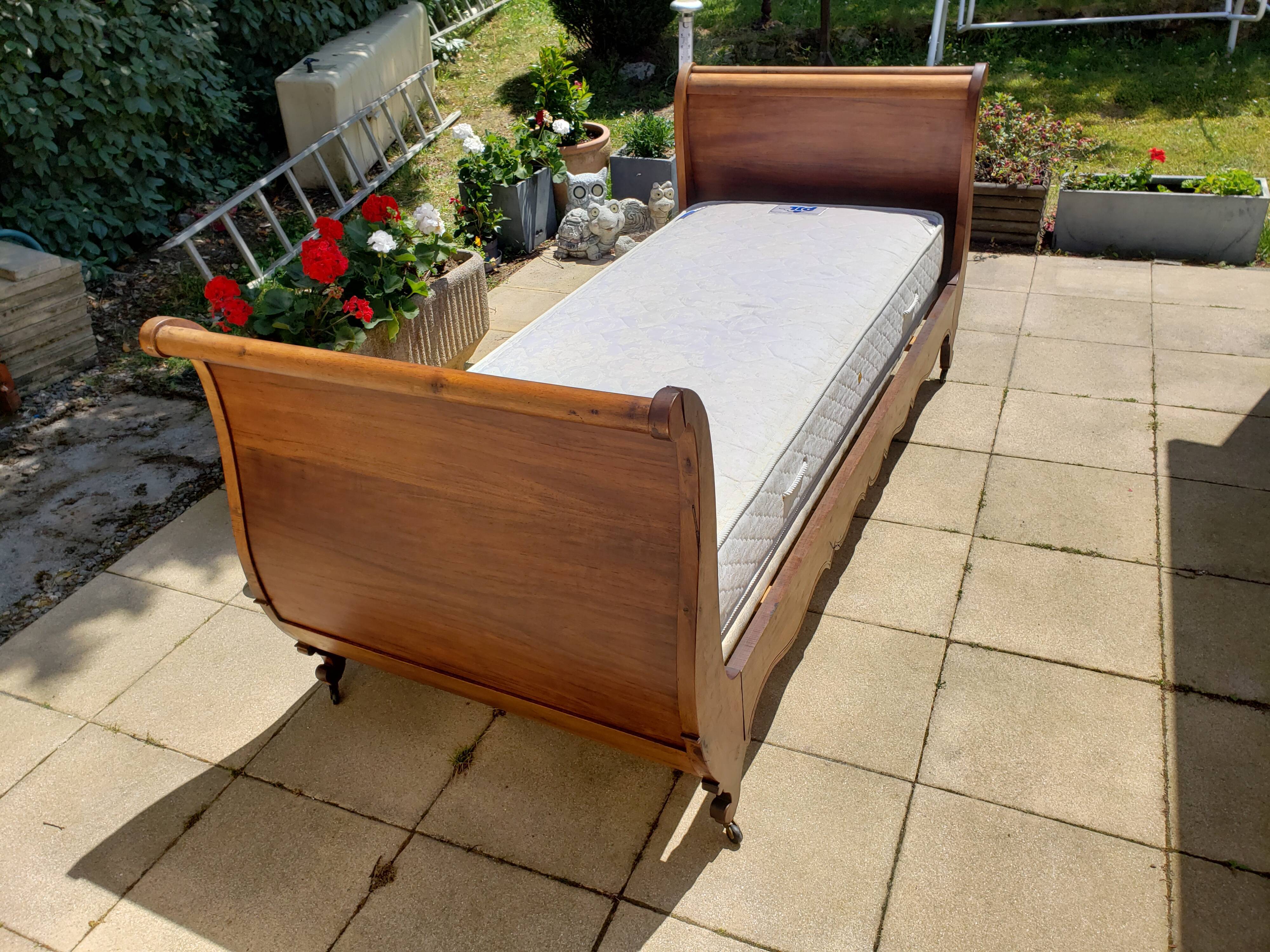 Louis-Phillipe style boat bed solid walnut