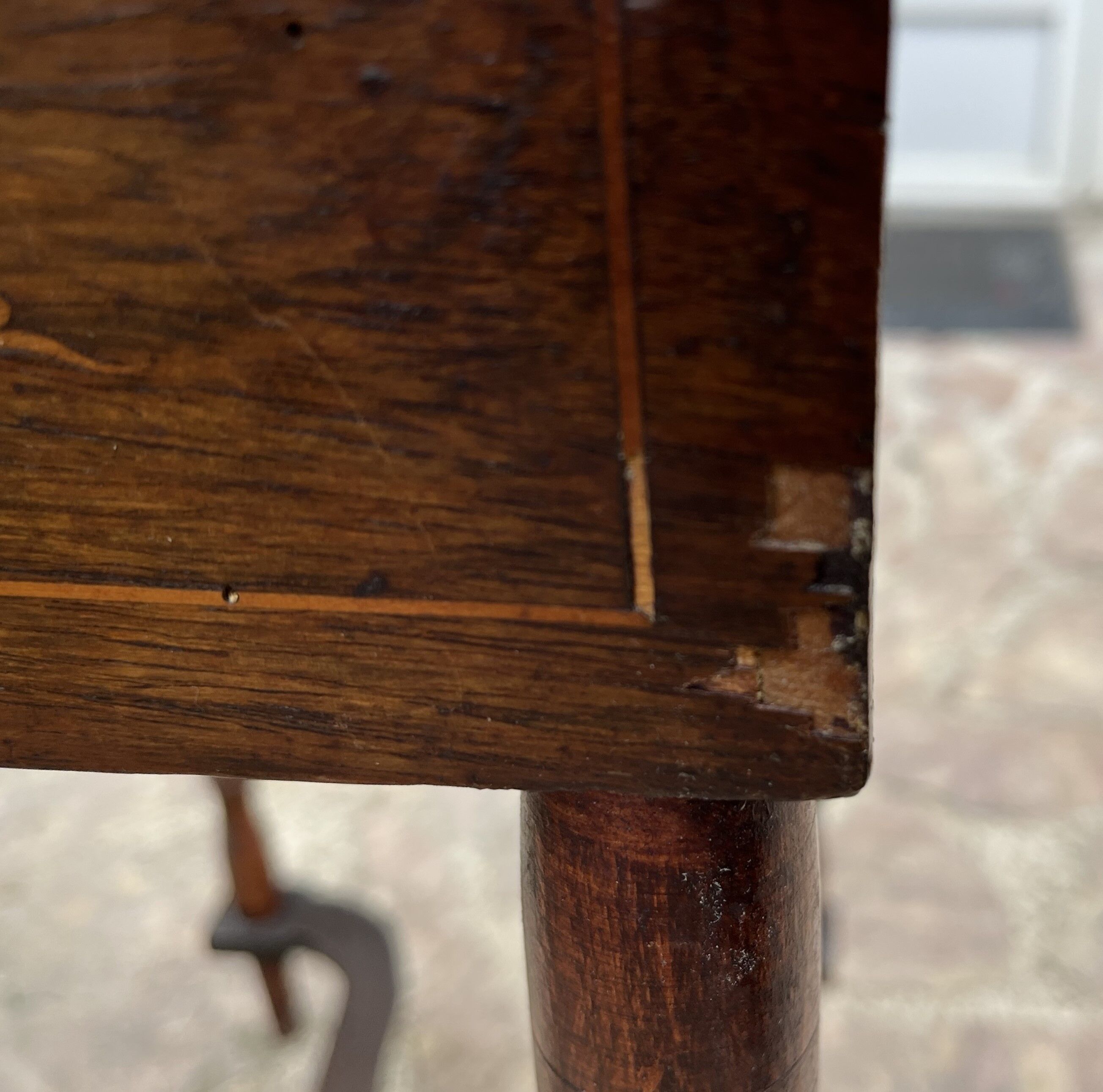 Couturière en bois