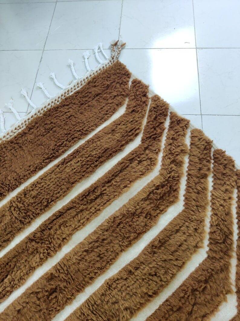 Handmade Moroccan Berber rug from the Atlas, size 200x300 cm.