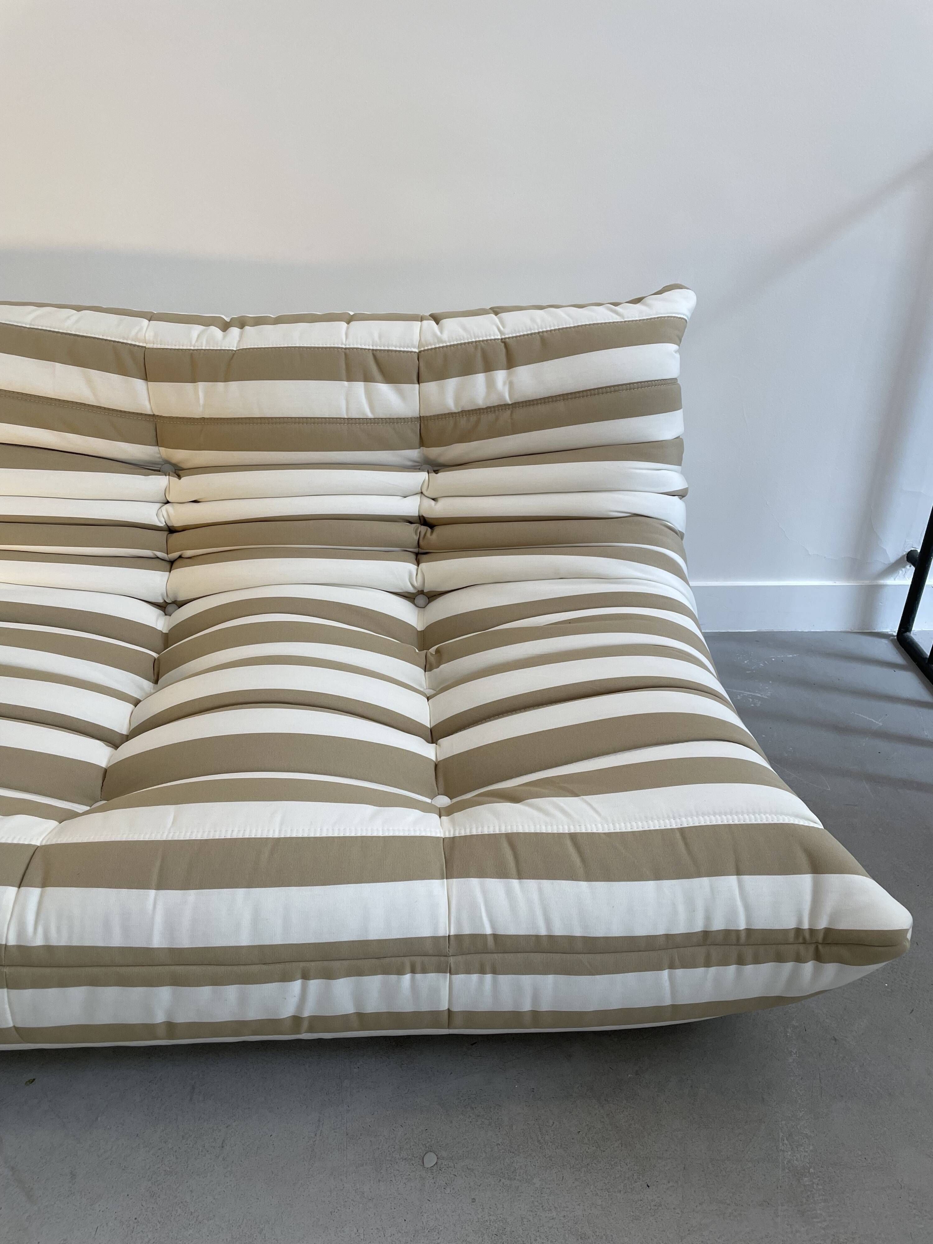 Beige striped white 2-seater Togo