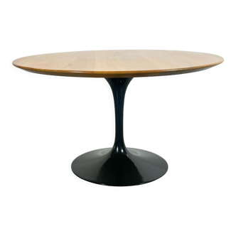 Table à manger en bois d'Eero Saarinen Tulip pour Knoll