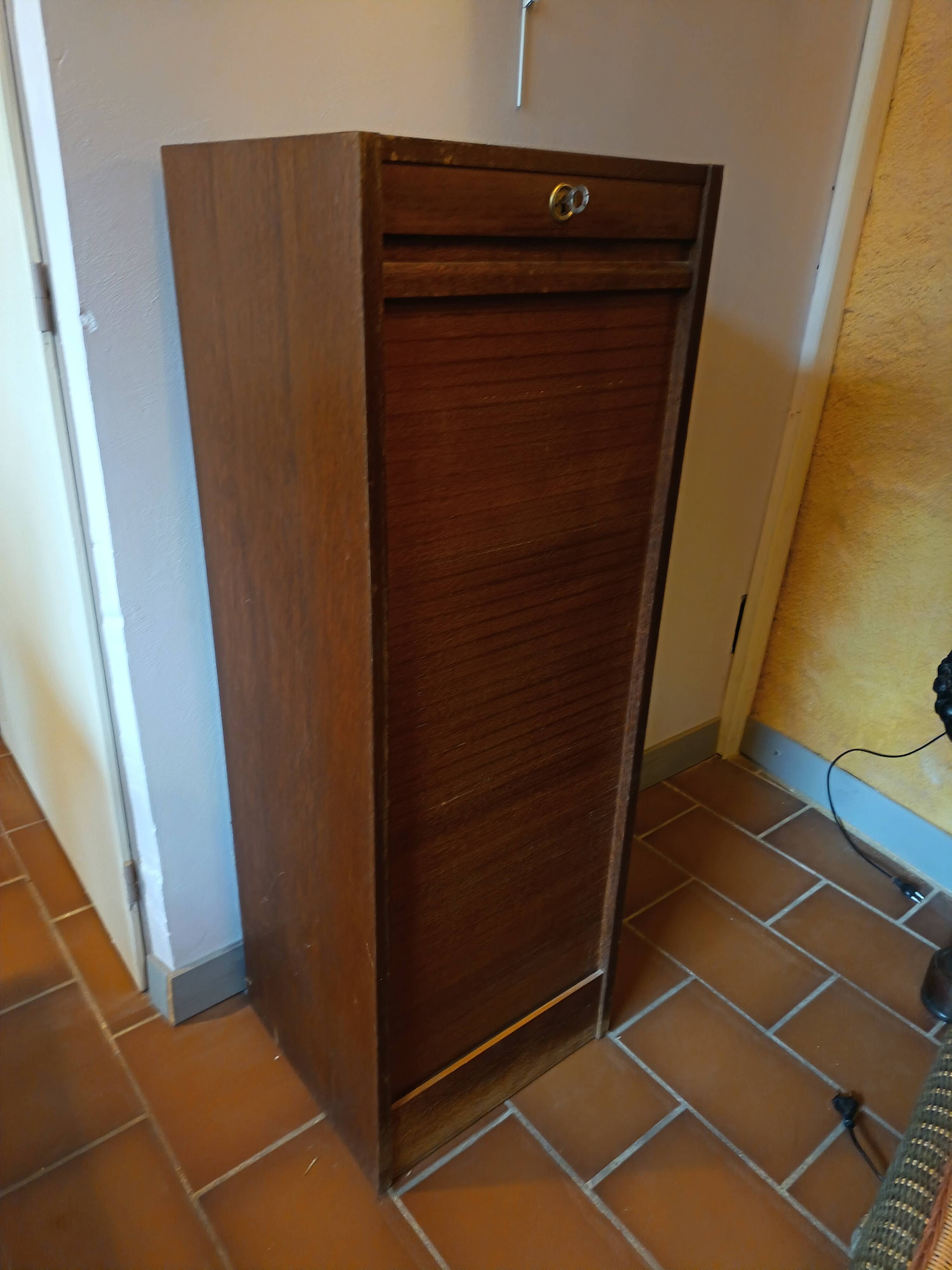 Wooden curtain cabinet