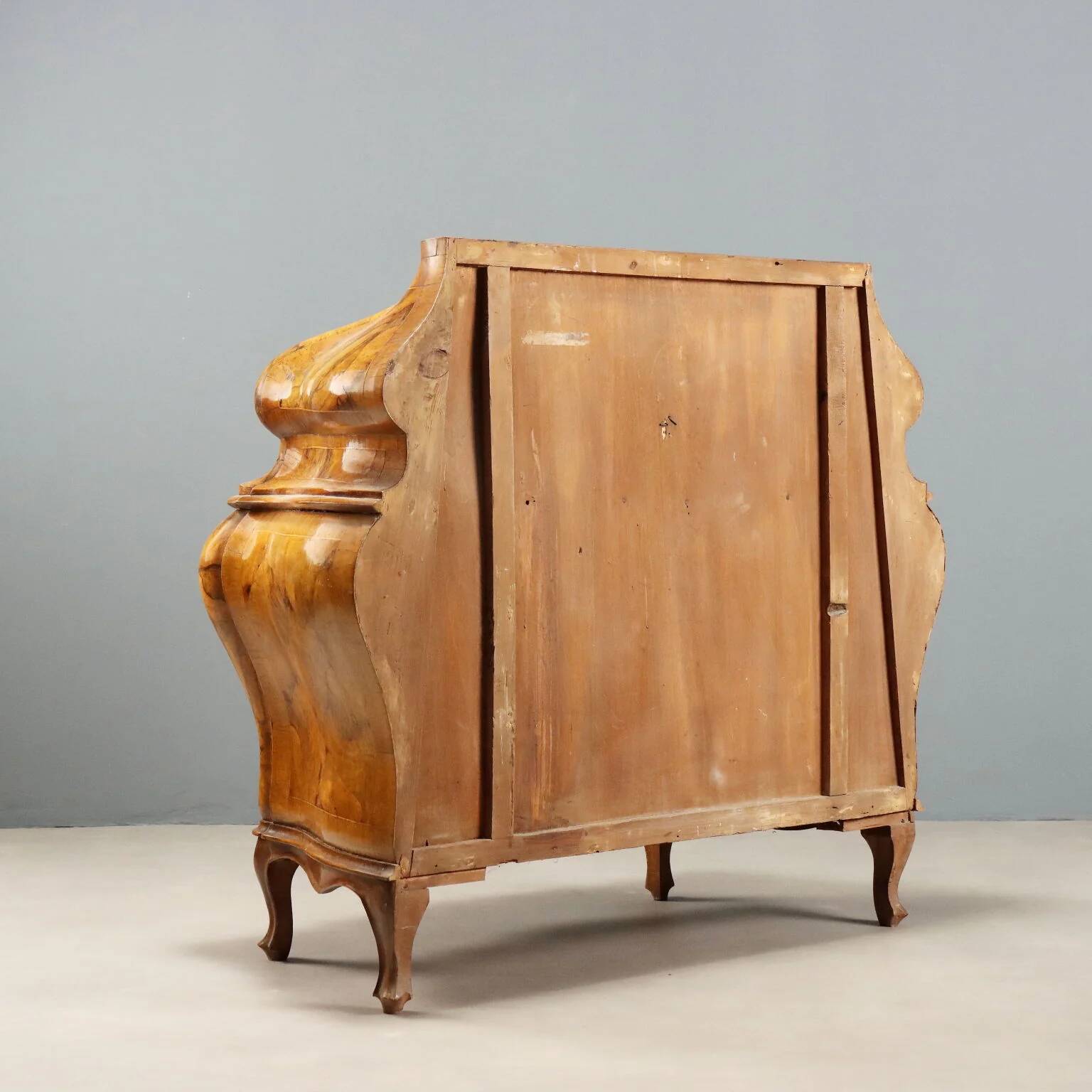 Antique drop-leaf secretary in baroque style made of walnut and maple, 20th century.