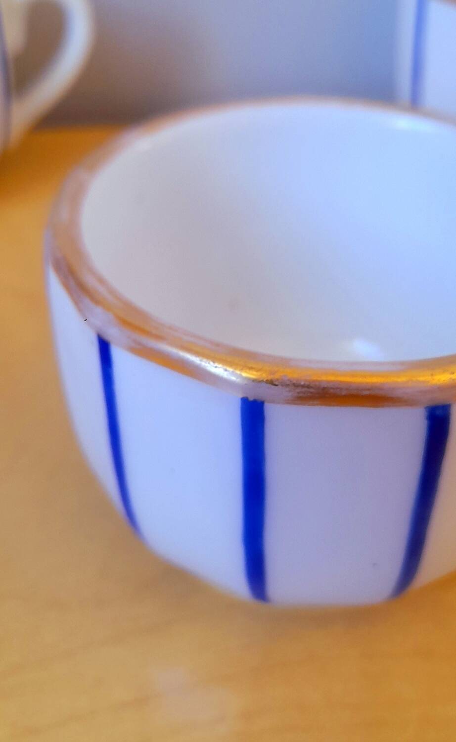 Service of 6 80s coffee cups