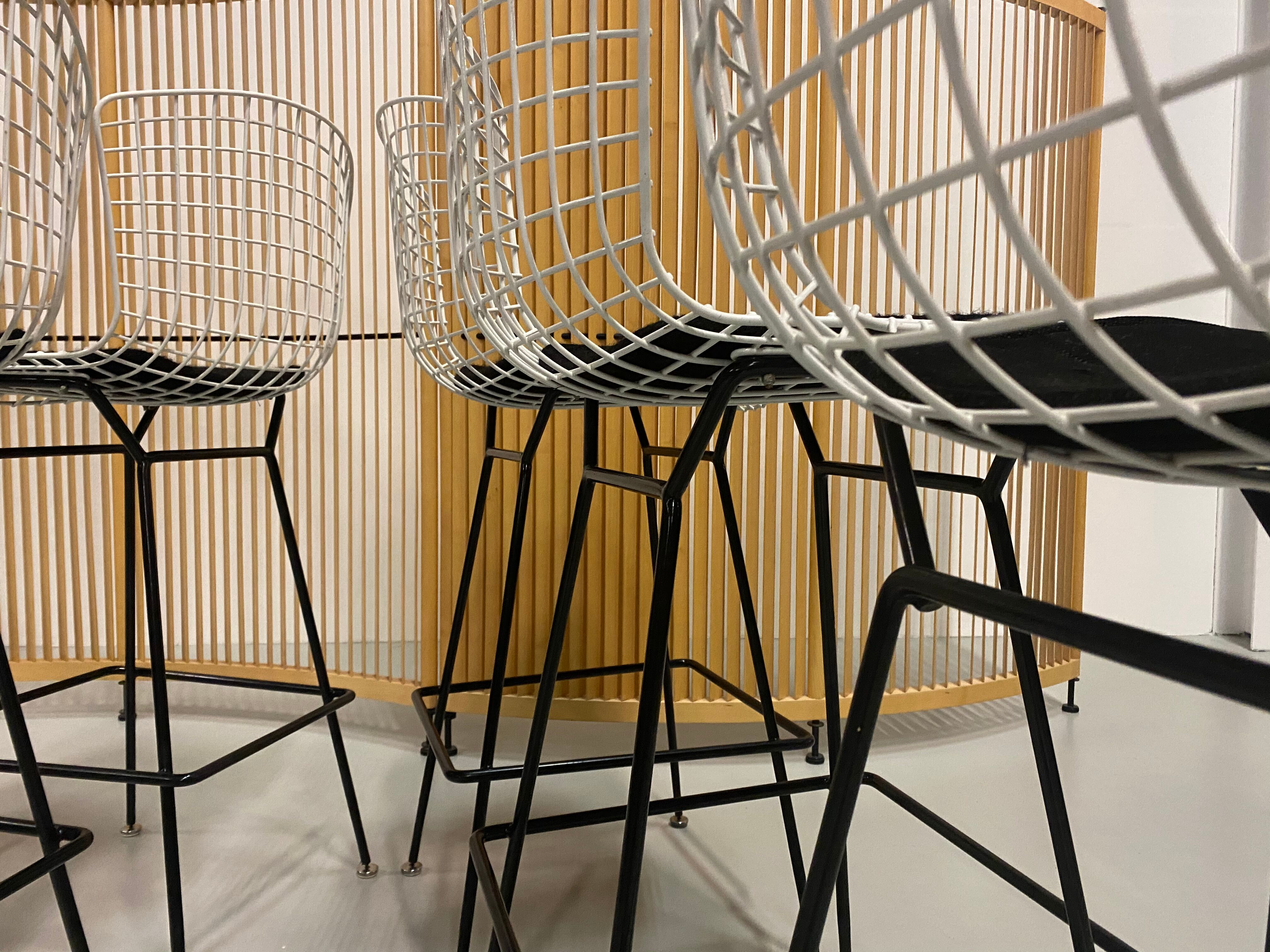 Wire barstools by Harry Bertoia for Knoll, 1960