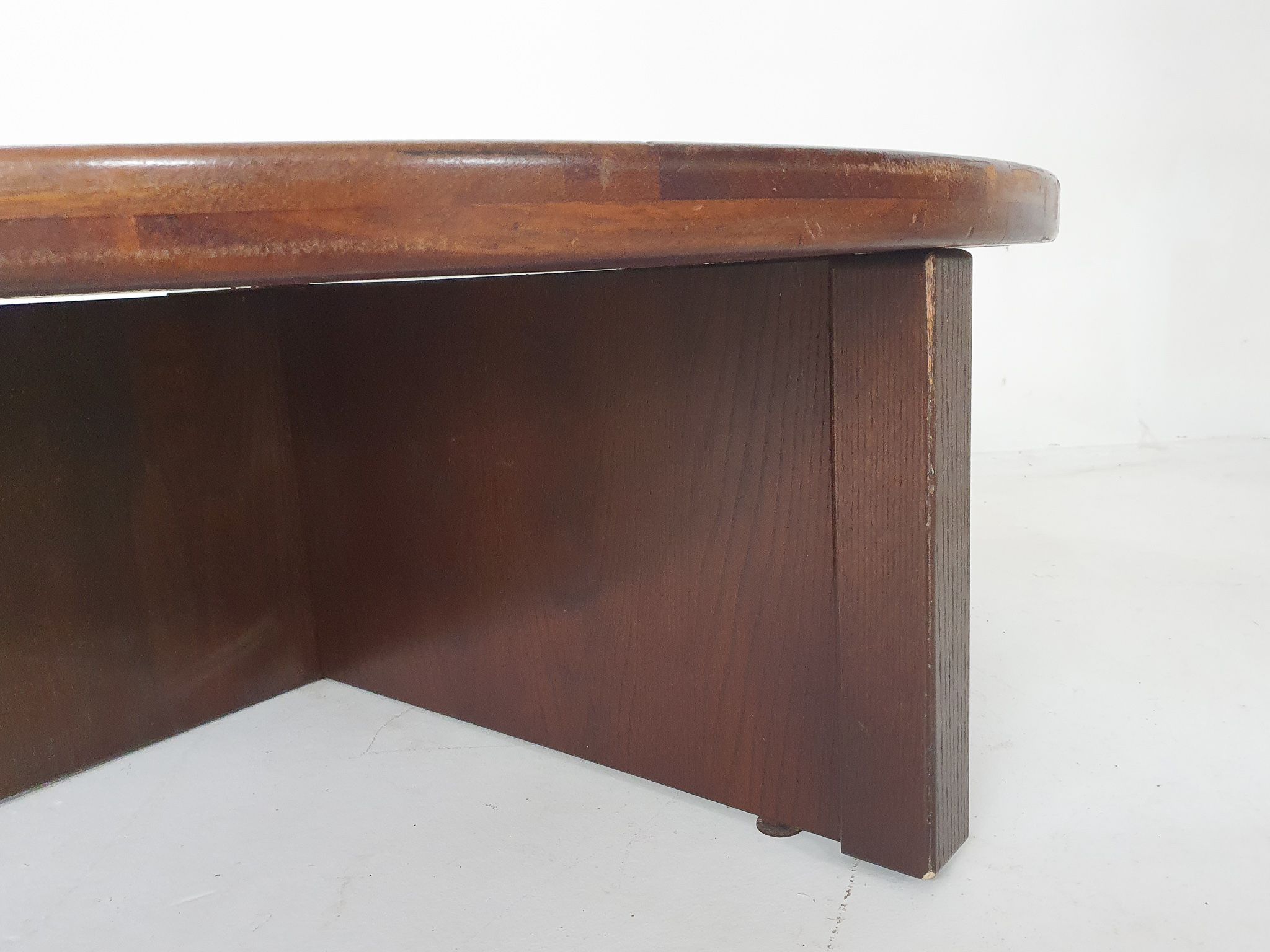 Tue Poulsen pour Haslev Møbelsnedkeri, table basse en pierre et chêne, Danemark années 1960