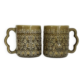 Duo de mugs en barbotine BP 70's