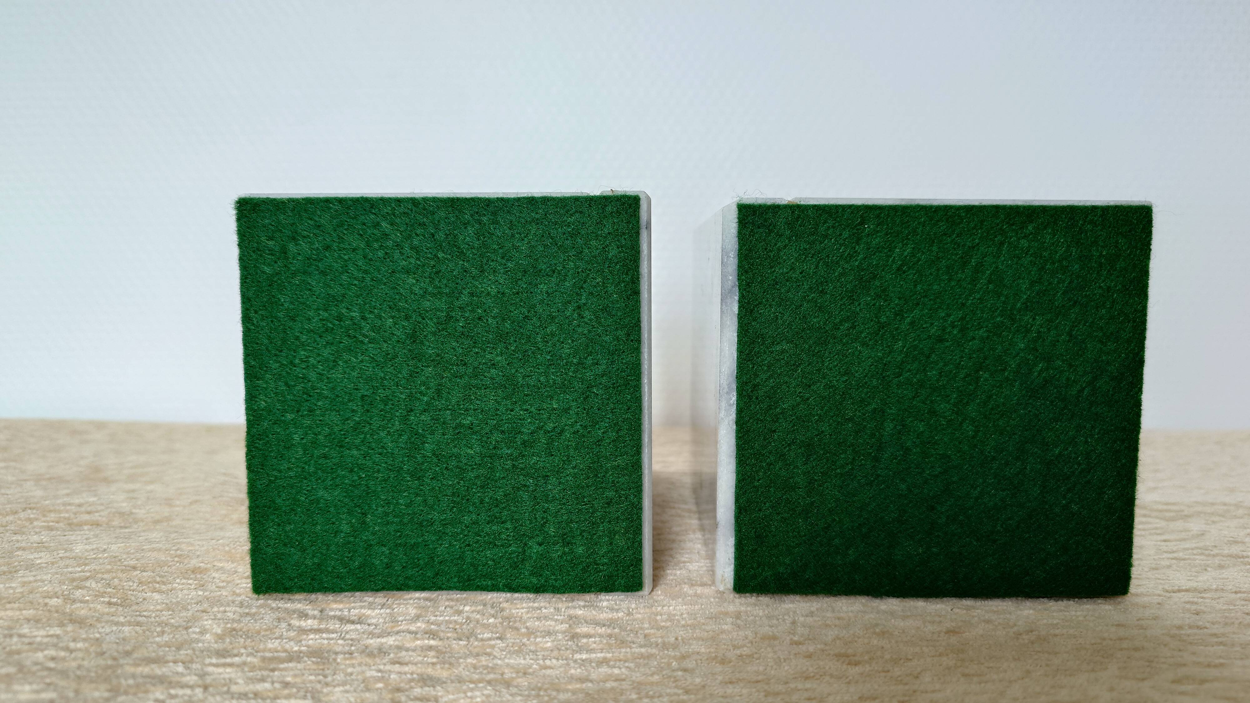Vintage bookends in grey veined white marble – Minimalist design