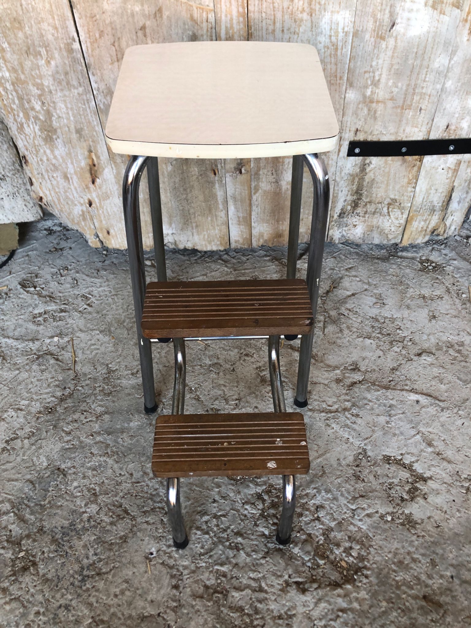 Stepladder stool formica
