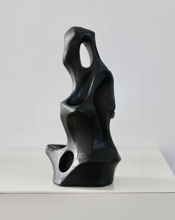 Céramique forme libre, peinte en noire, 1969
