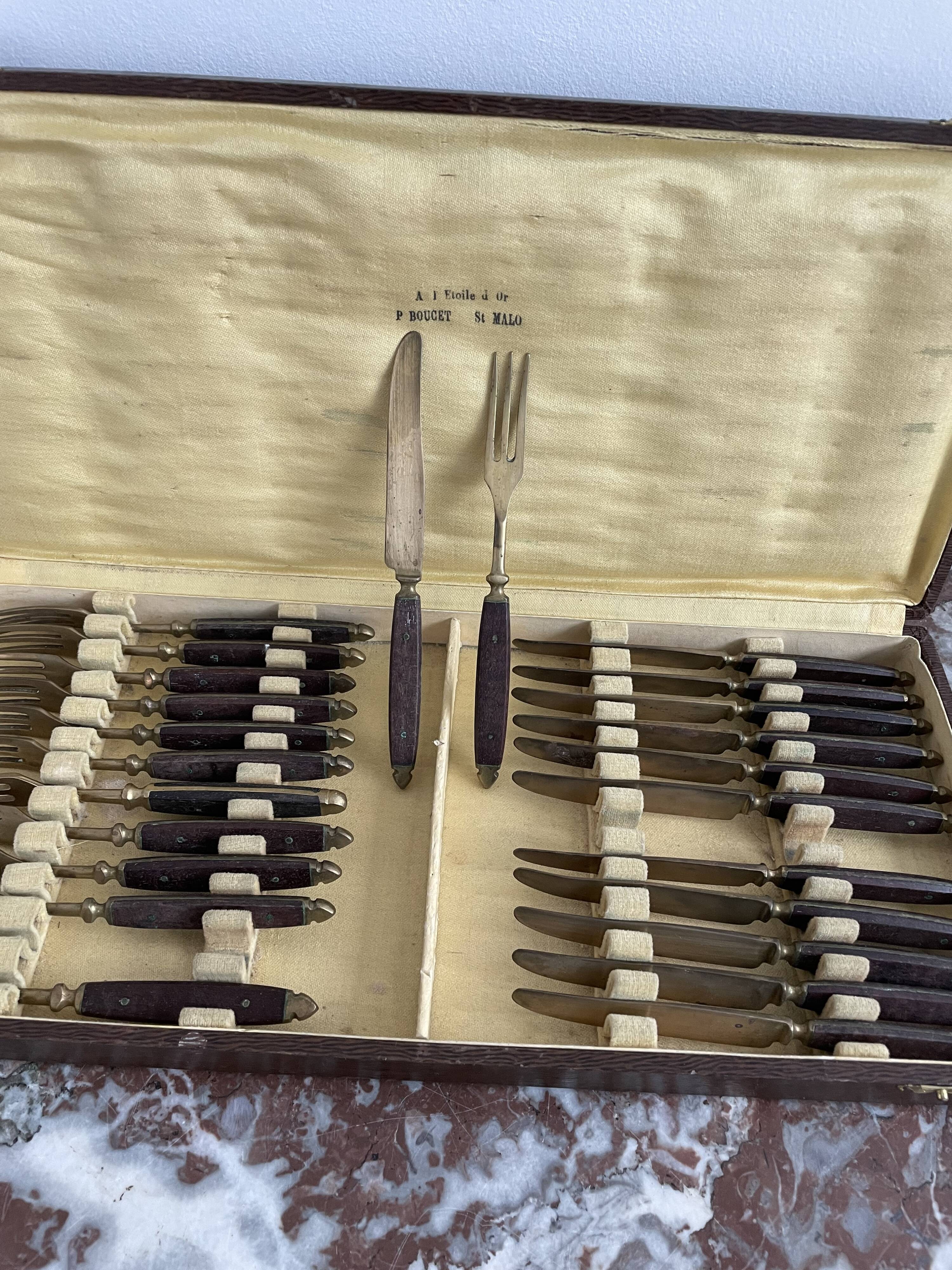 Antique dessert service 12 knives & 12 forks in brass and wood