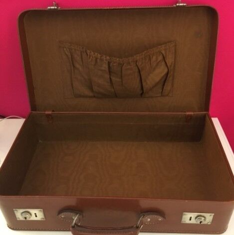 Set 2 vintage suitcases in vulcanized fiber and leather