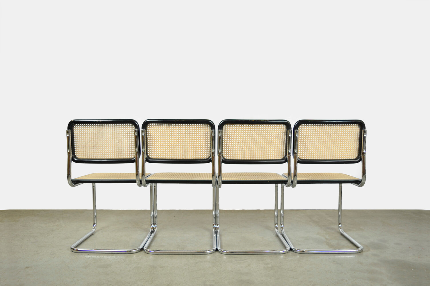 Set of 4 Cesca tubular frame cantilever dining chairs, Italy 1990s