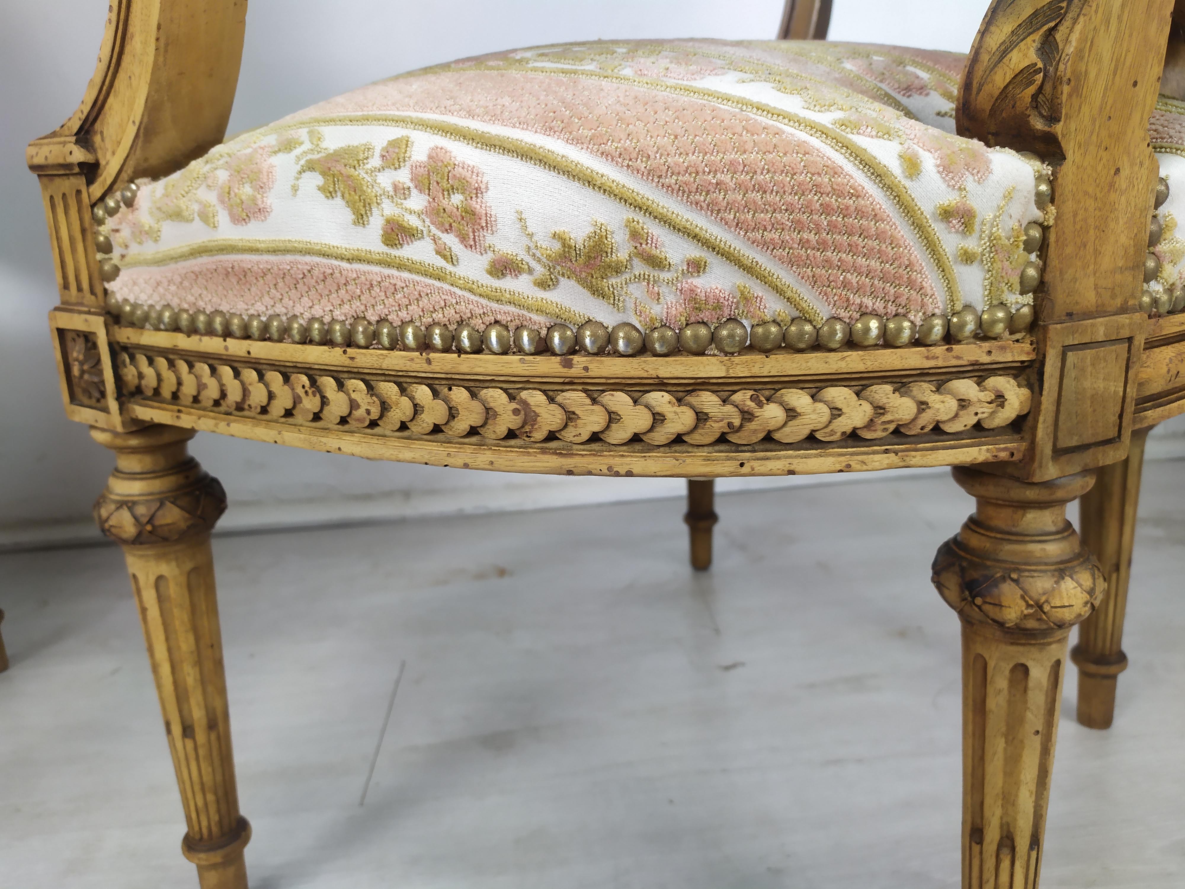 Lounge armchairs bench medallion