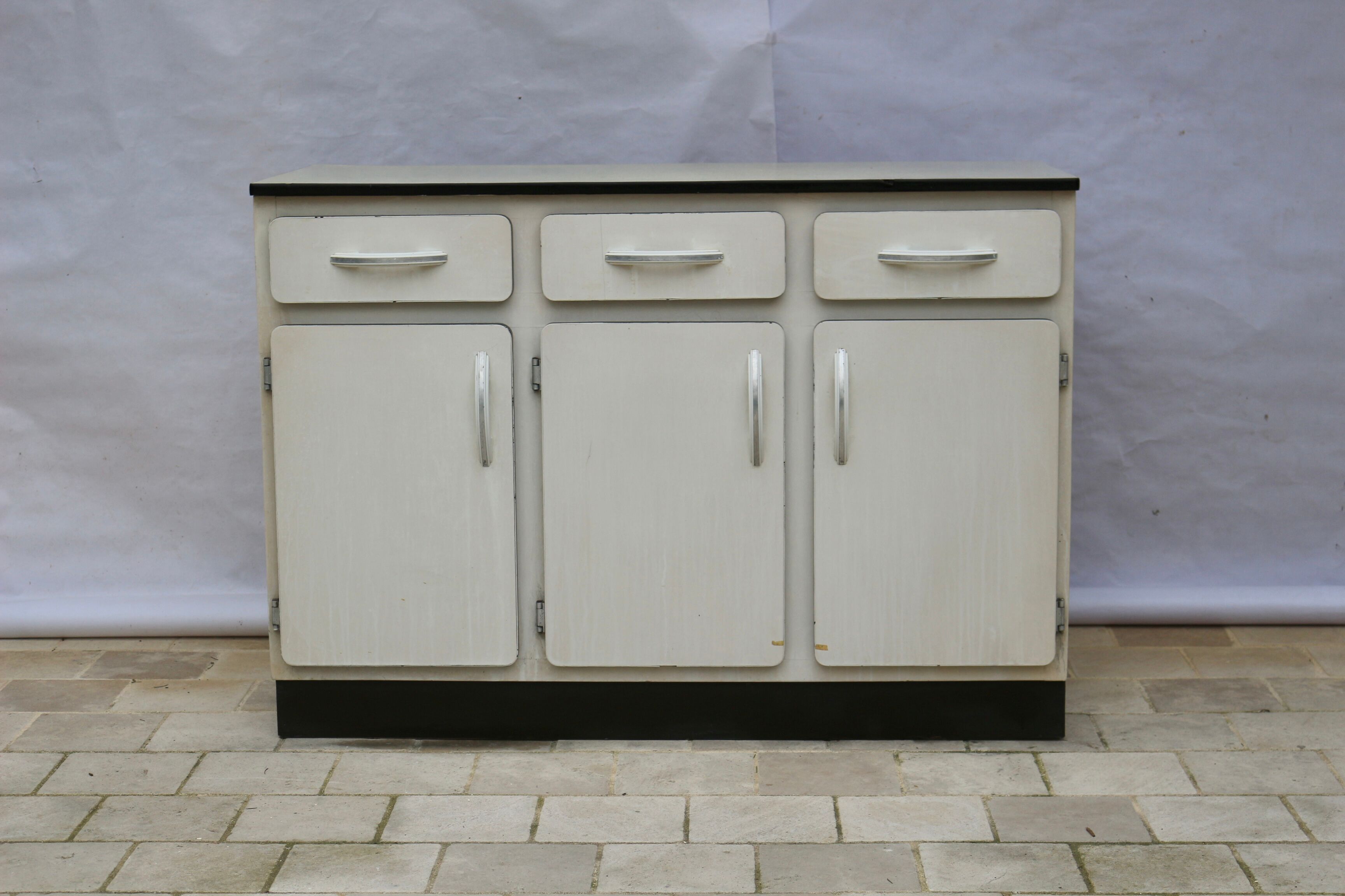 Low kitchen furniture formica ivory color
