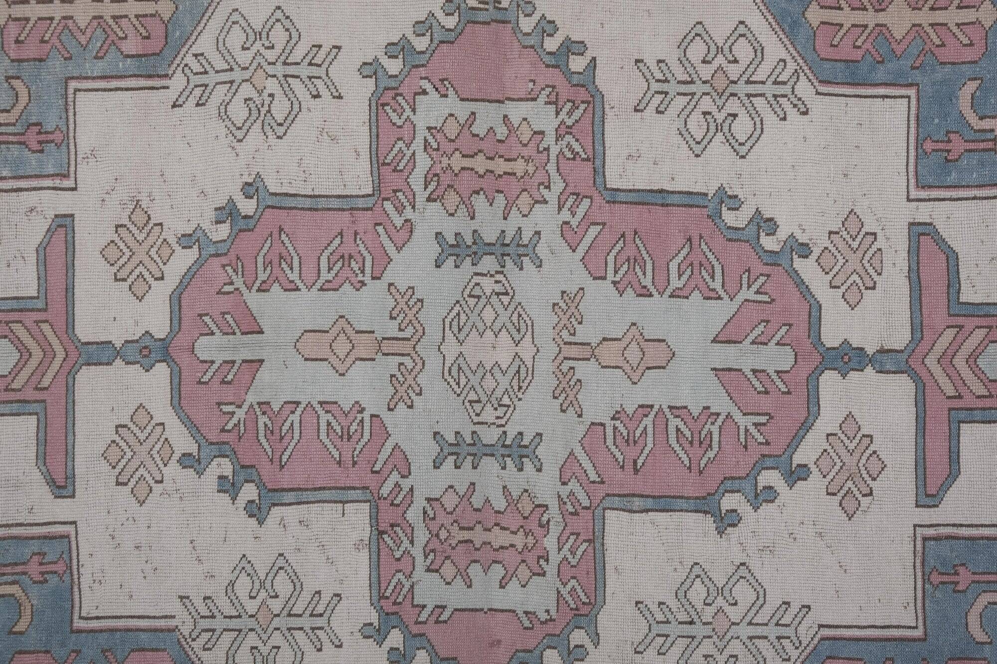 Vintage handmade Turkish rug 215x304 cm