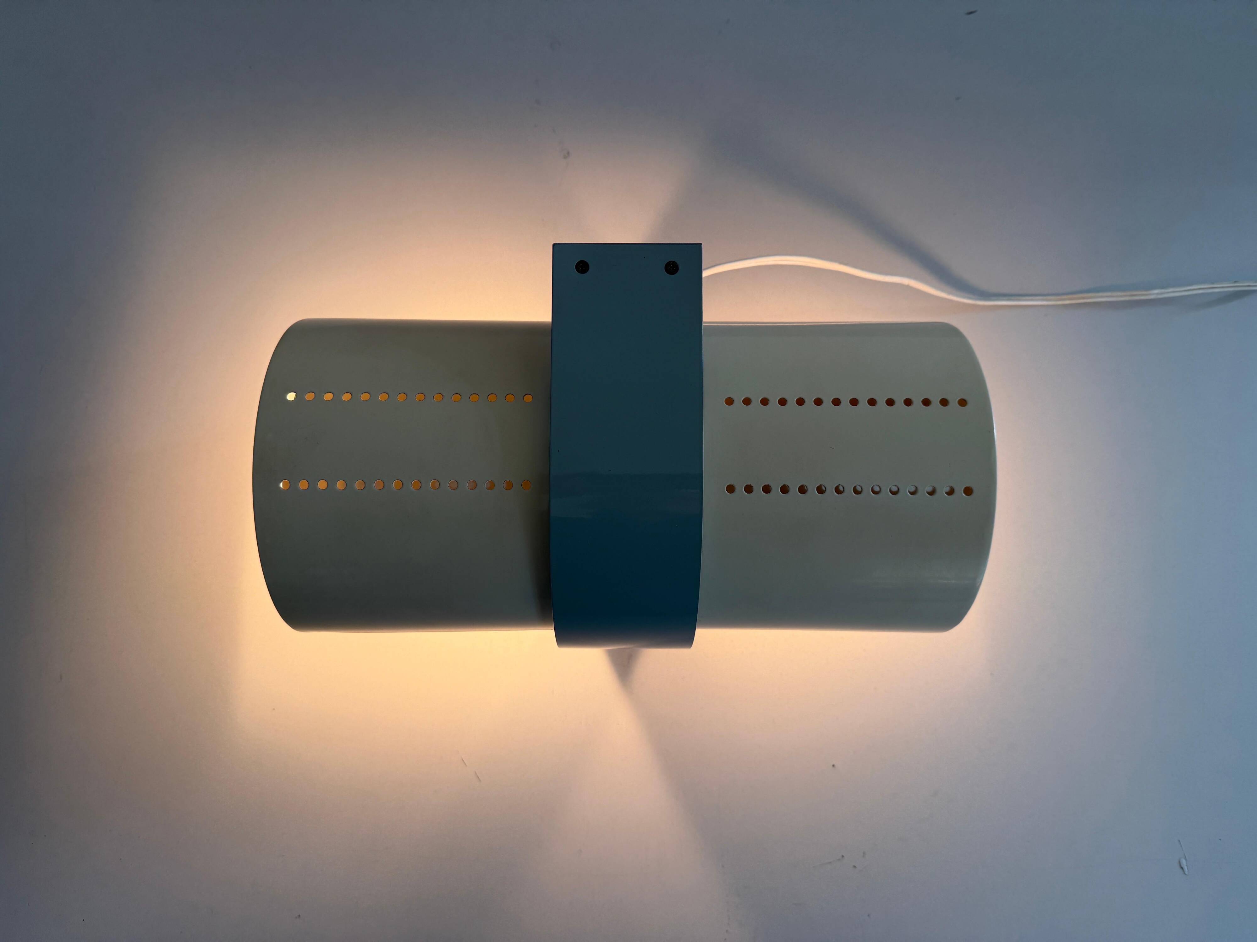 Simple wall light Model No by Eric Gottein for Artemide, 1970s, Italy.