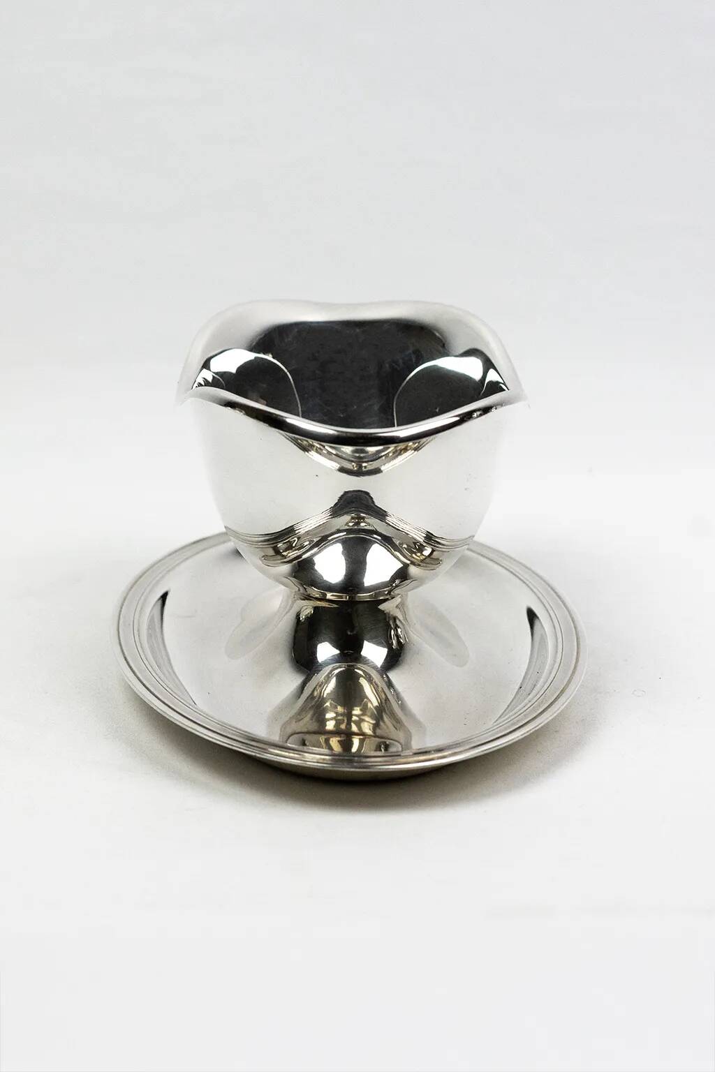 Christofle silver-plated gravy boat – in the style of the Vendôme Filet model