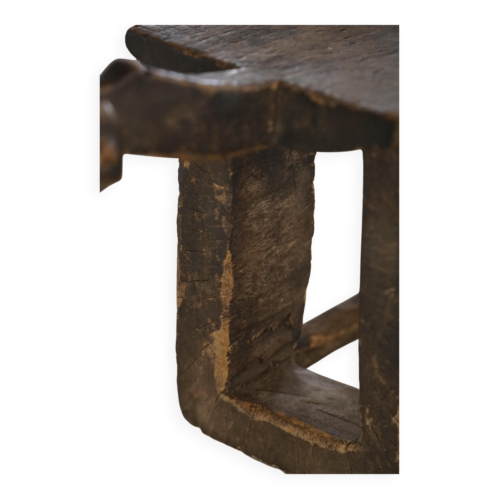 Lobi stool in carved wood from the early 20th century, Burkina Faso, Africa.