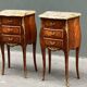 Paire de tables de chevet de style Louis XV en bois de rose.