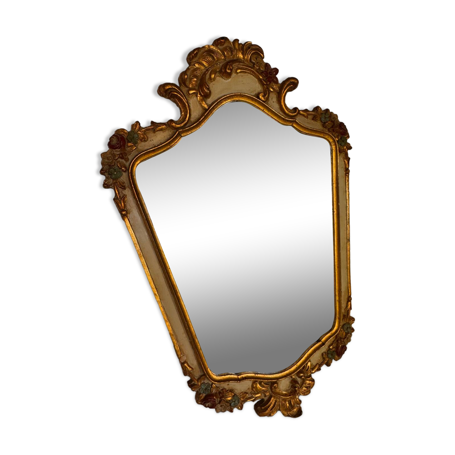 Miroir en bois doré décoré