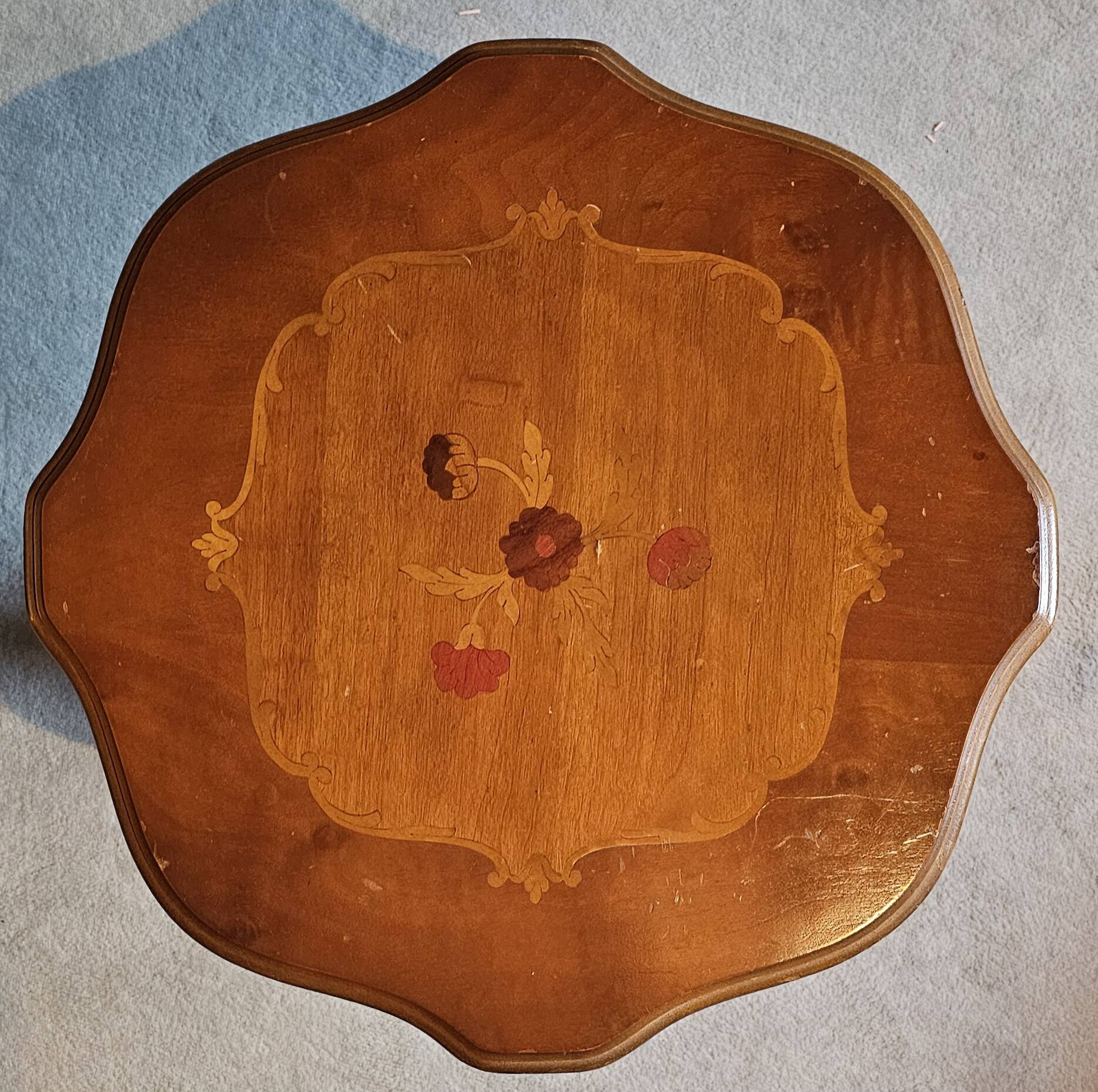 Charming vintage side table – carved wood and inlaid top