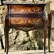 Petite commode sauteuse de style Louis XV .