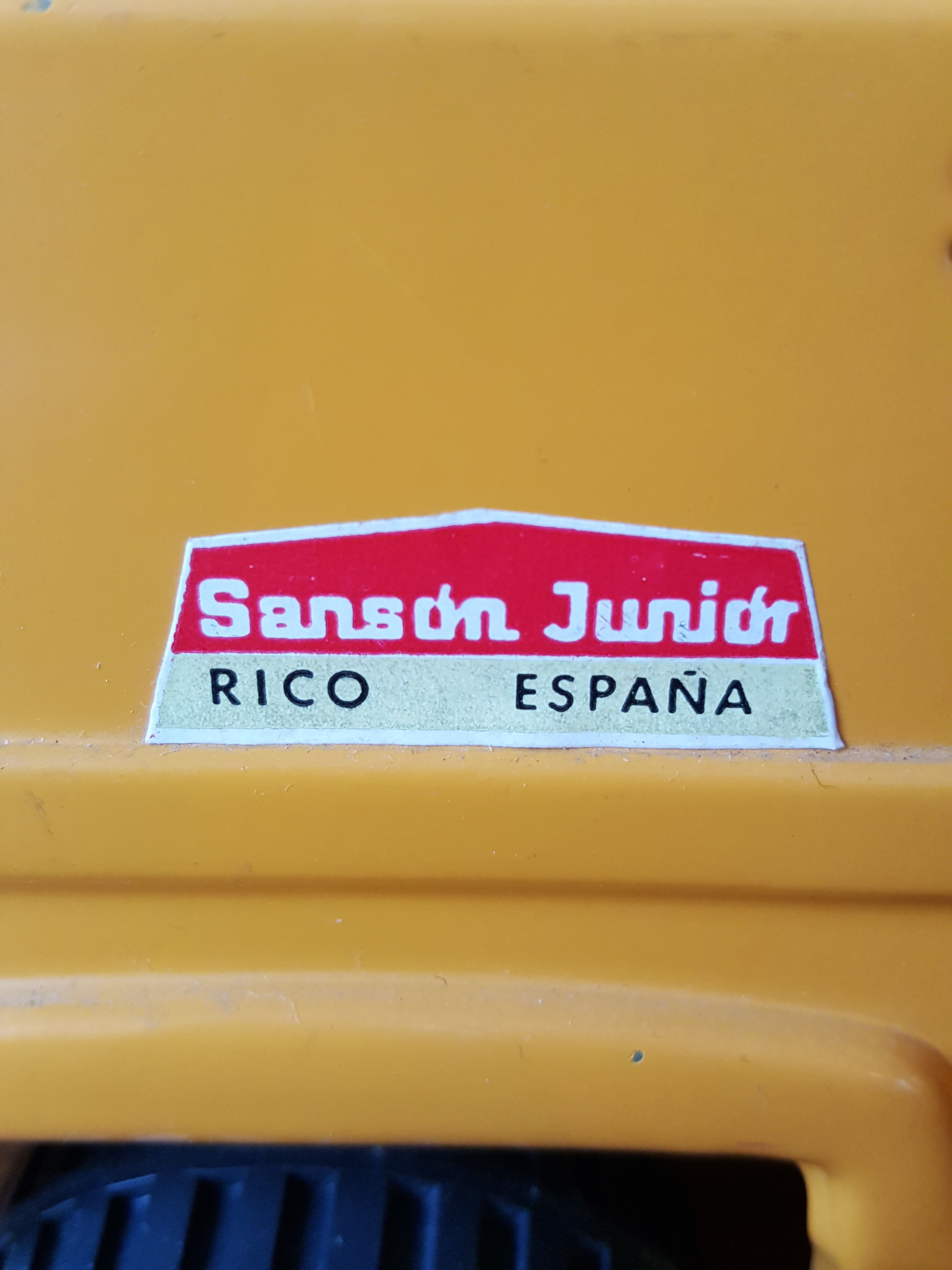 old truck sheet metal crane Sanson Junior Rico Espana 70s
