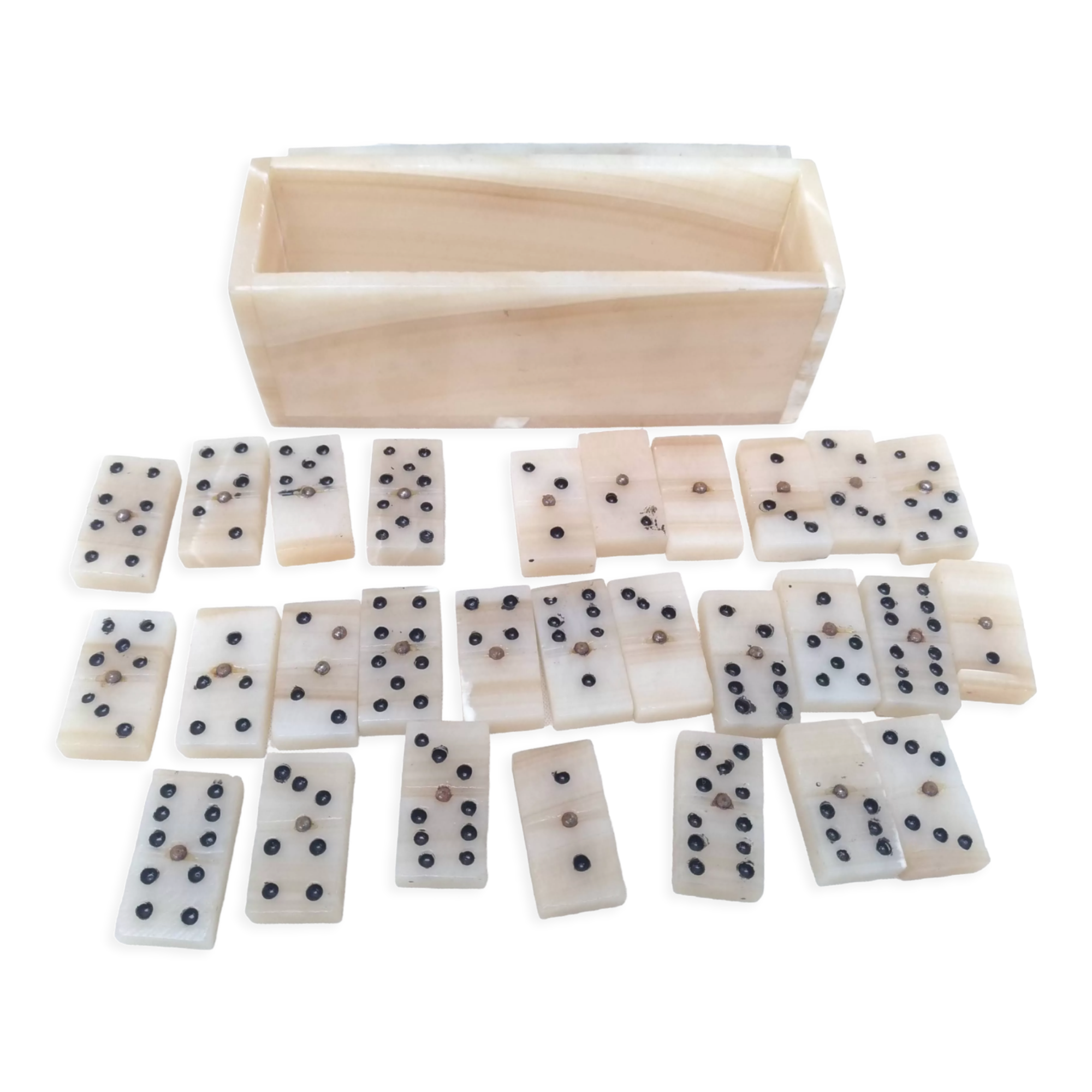 Game of dominoes in albatre