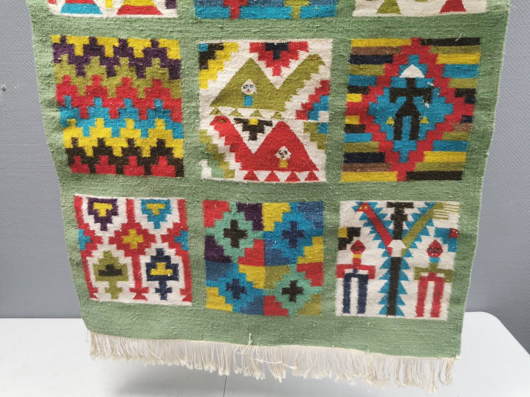 Wall hung wool rug in many colors (Can easily be made into a floor rug)