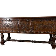 Buffet / armoire sculptée en bois vintage