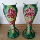 Paire de vases en barbotine art nouveau