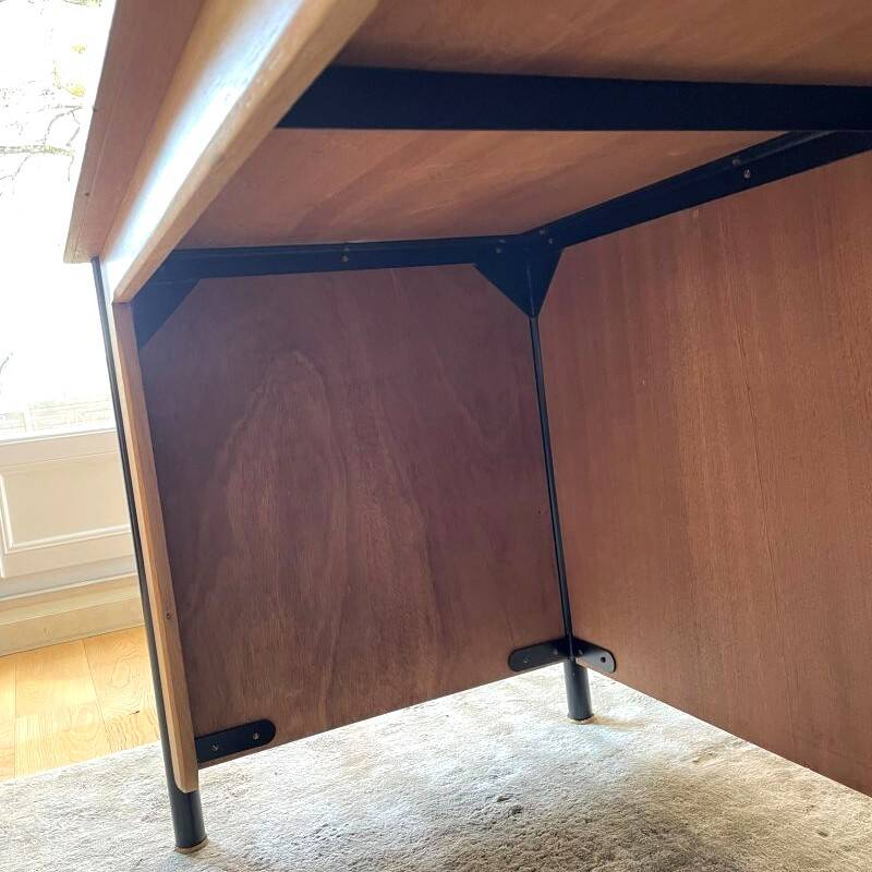 Vintage desk with modernist design – Prouvé style