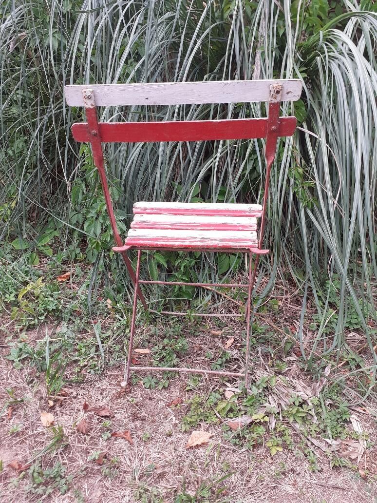 Wooden garden chair metal structure