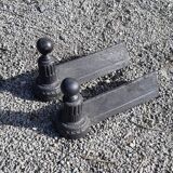 Paire de chevets de cheminée en fonte néo classique
