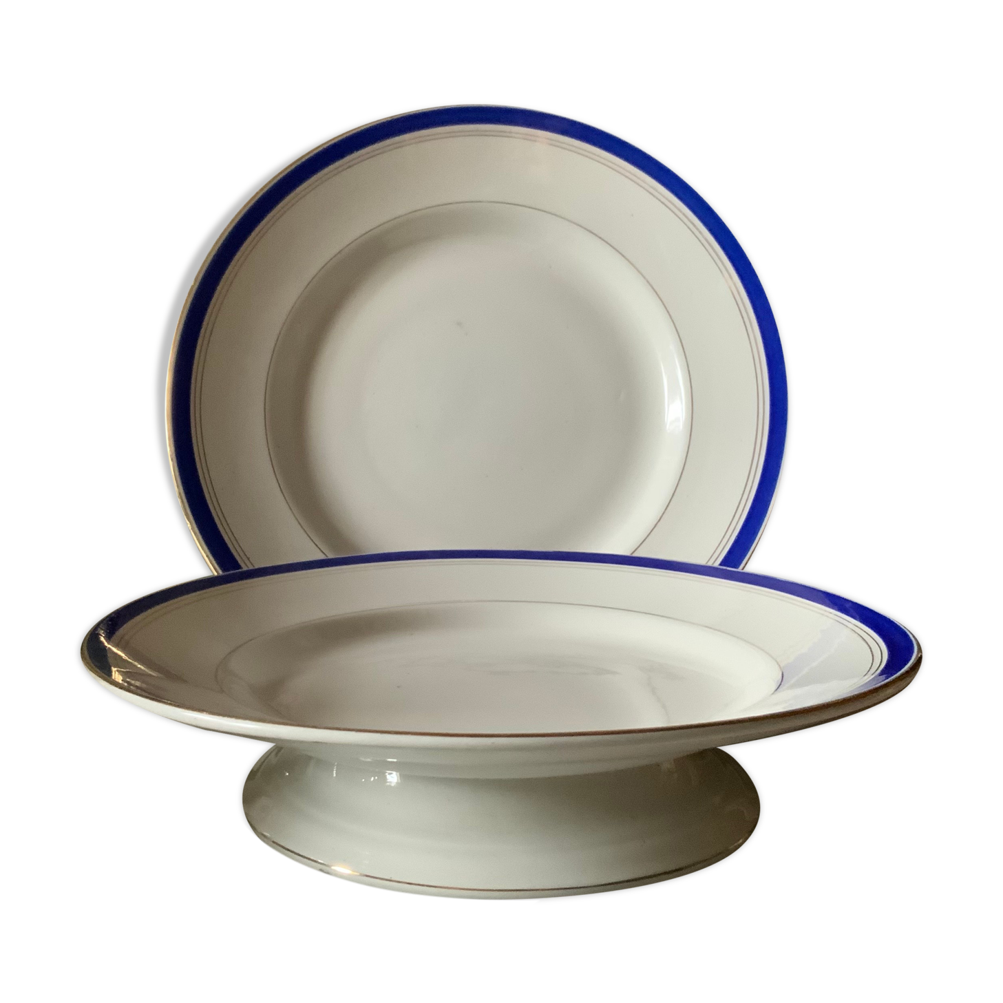 2 plates on feet Moulin des Loups